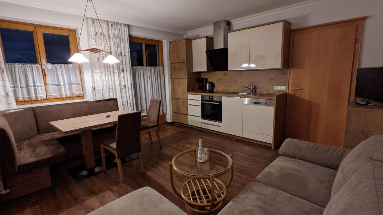 Oberstockerhof Apartamento Sankt Johann im Pongau Exterior foto